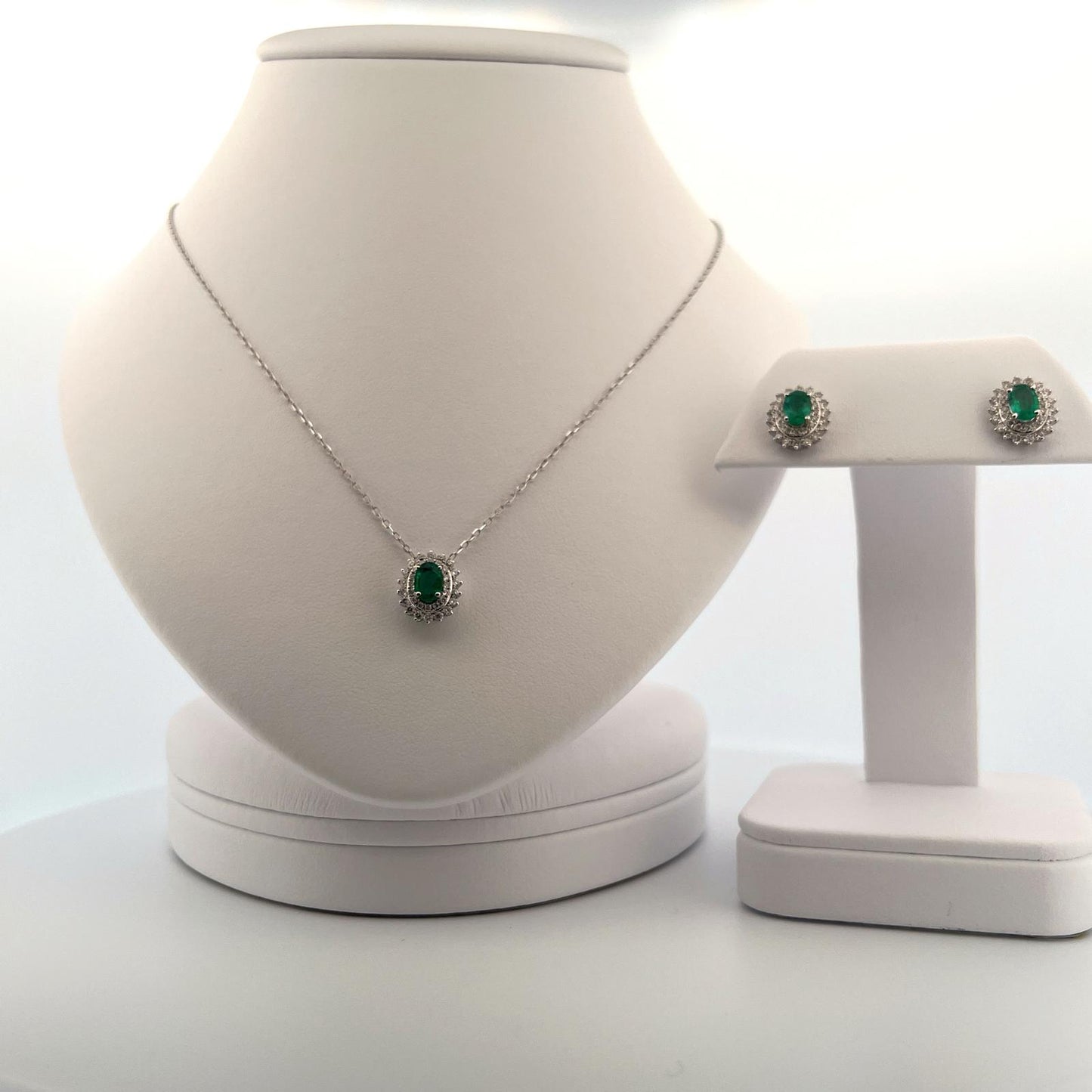 Oval Emerald Diamond Pendant