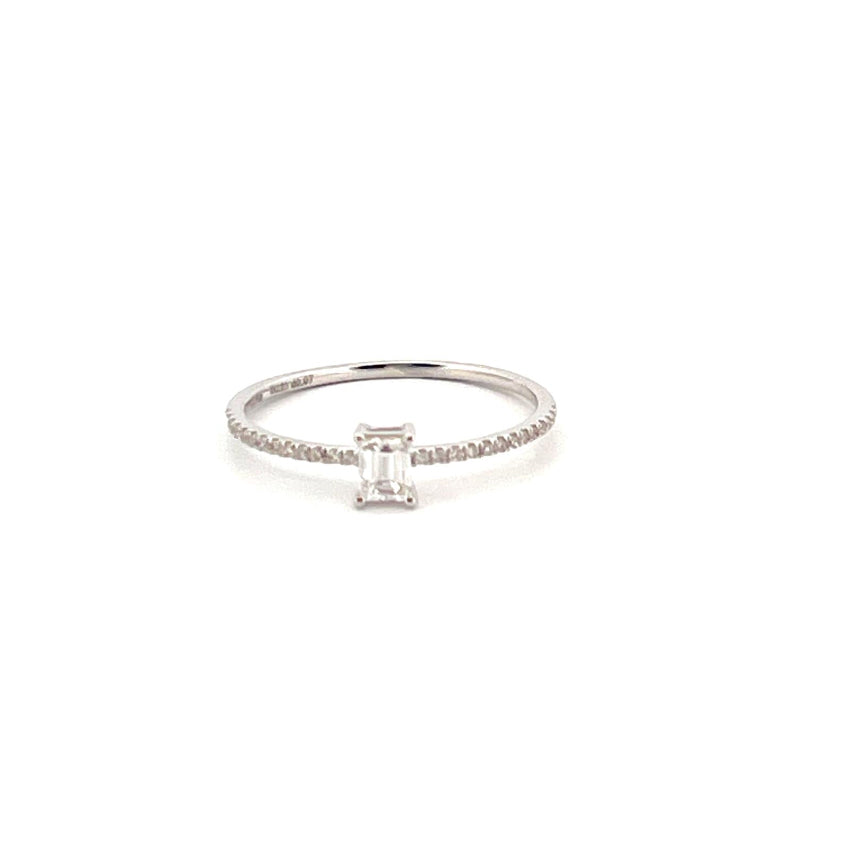 White Gold 18k engagement Ring emerald cut