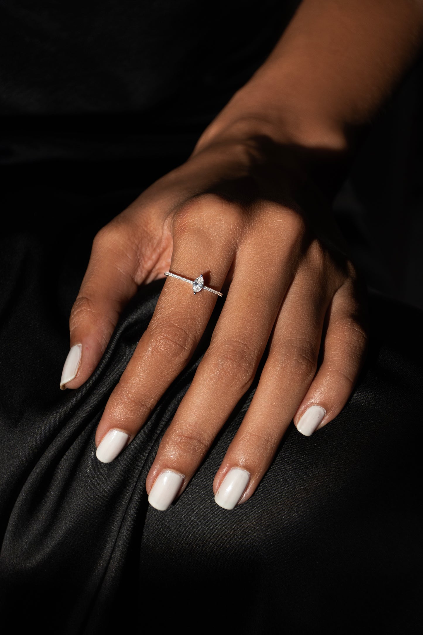 18K White Gold Diamond Ring