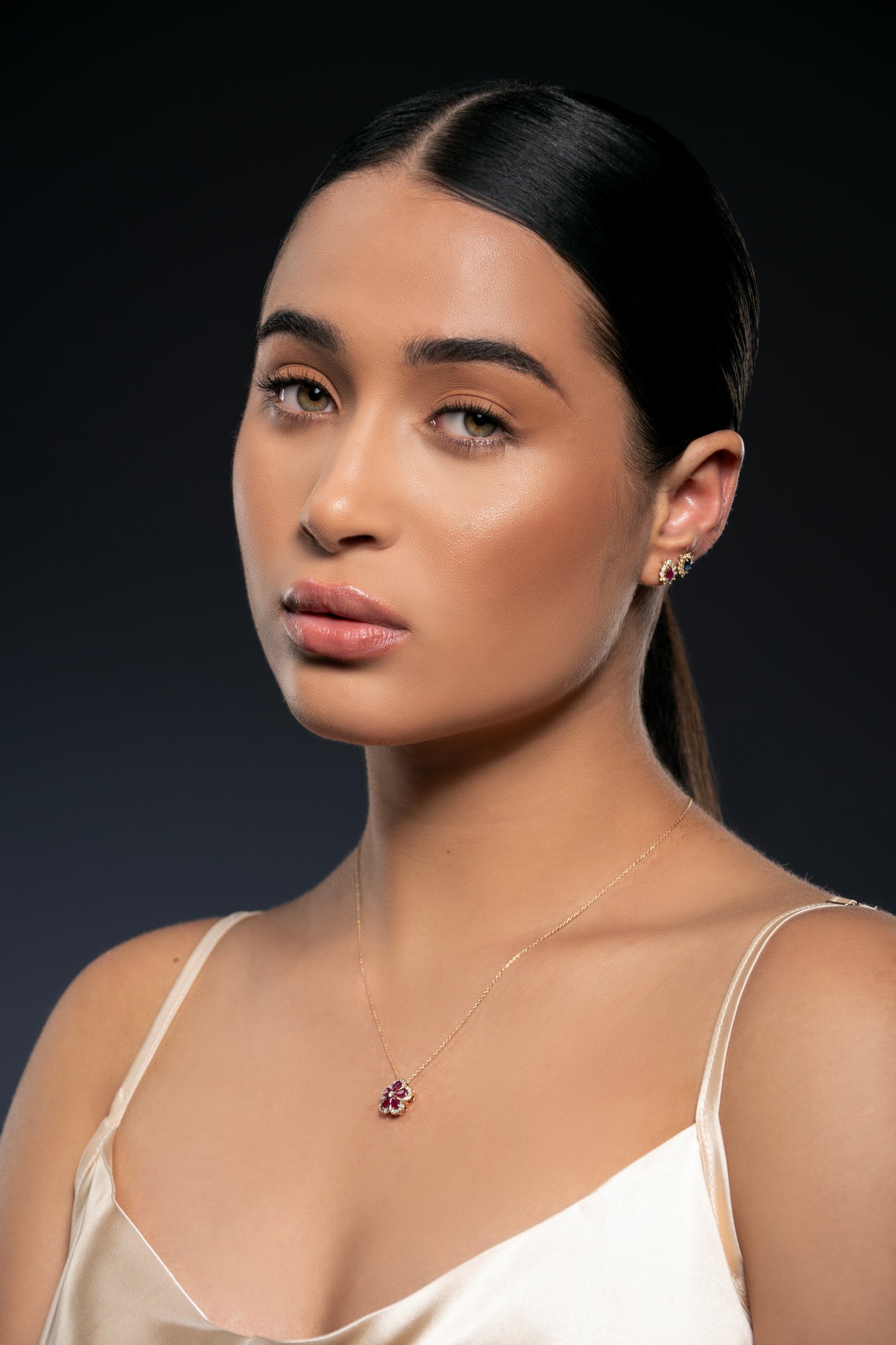 Gold Necklace with Floral Pendant, Diamonds and 5 Stones