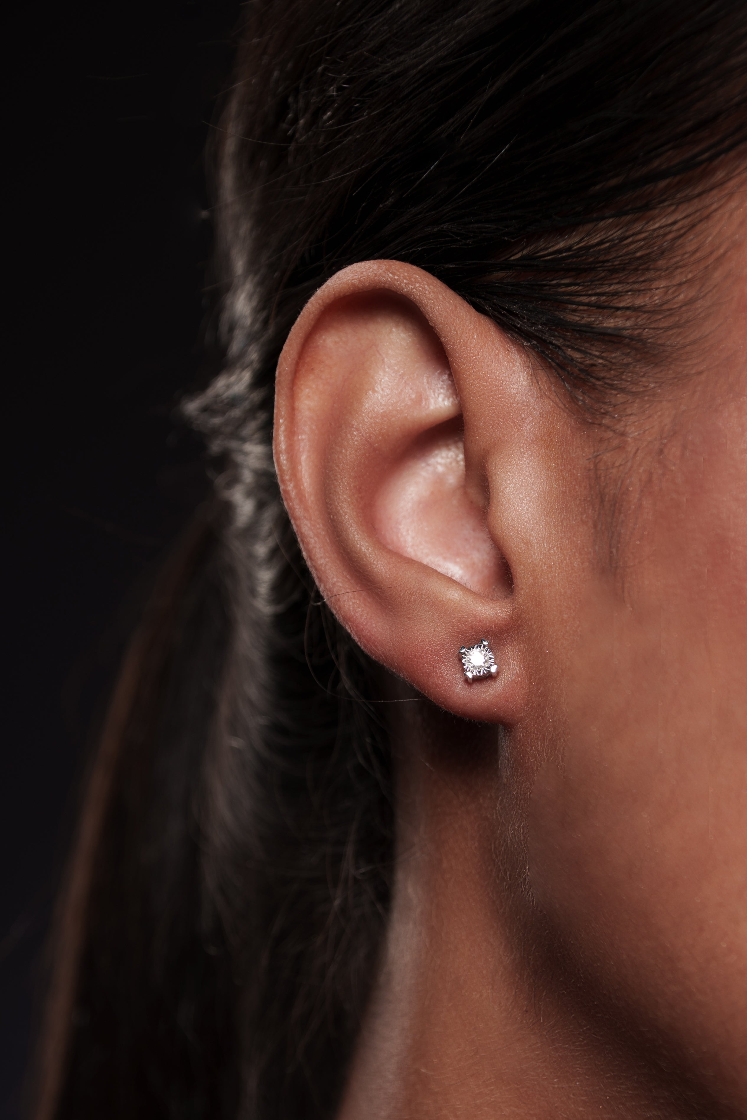 18K White Gold Diamond Stud Earring