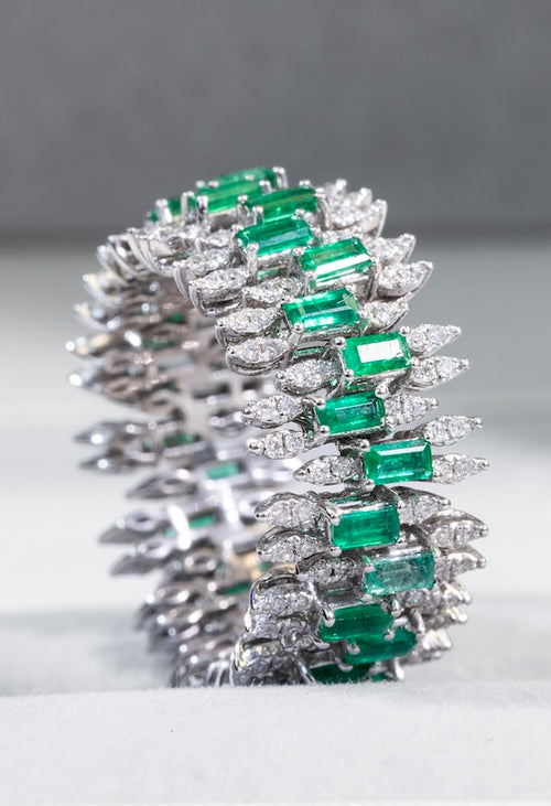 Load image 1 in gallery view