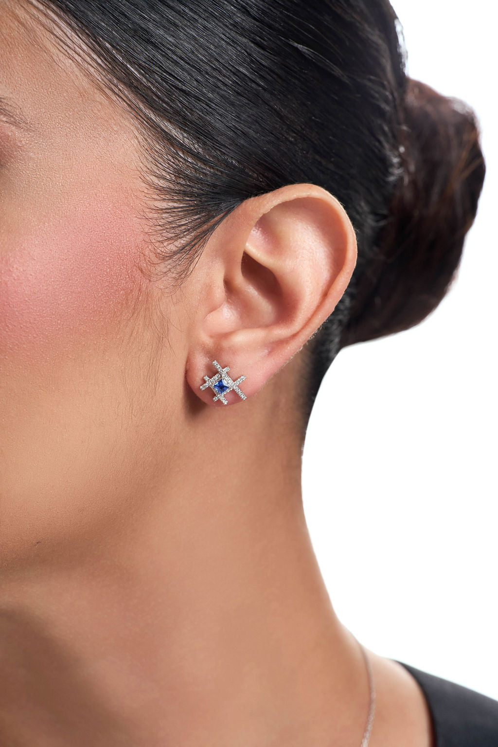 14K Gold Tanzanite and Diamond Earring