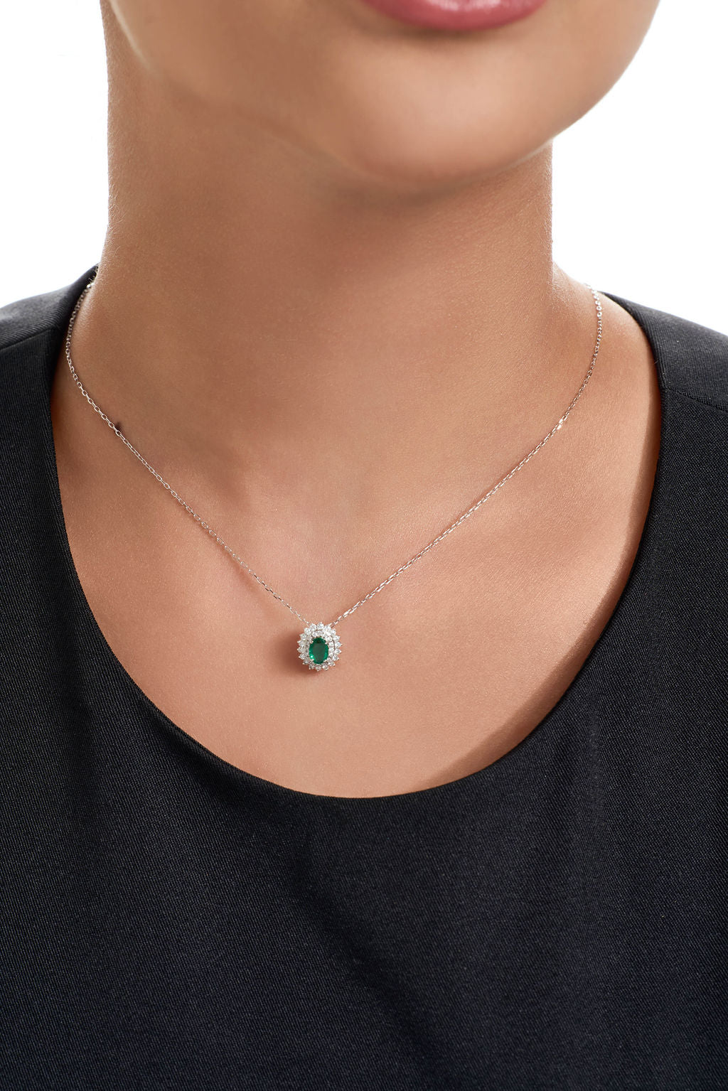 18K White Gold  Oval Emerald Diamond Pendant