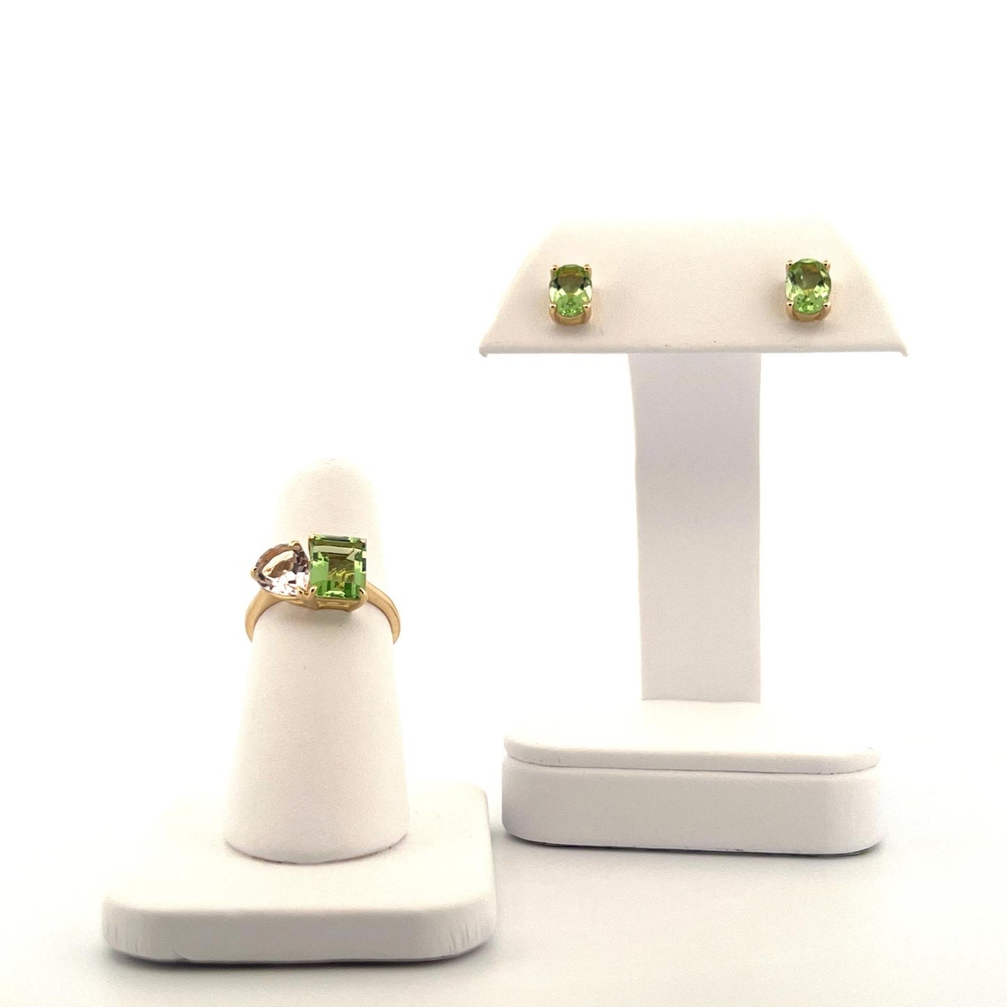 Earring Peridot stone