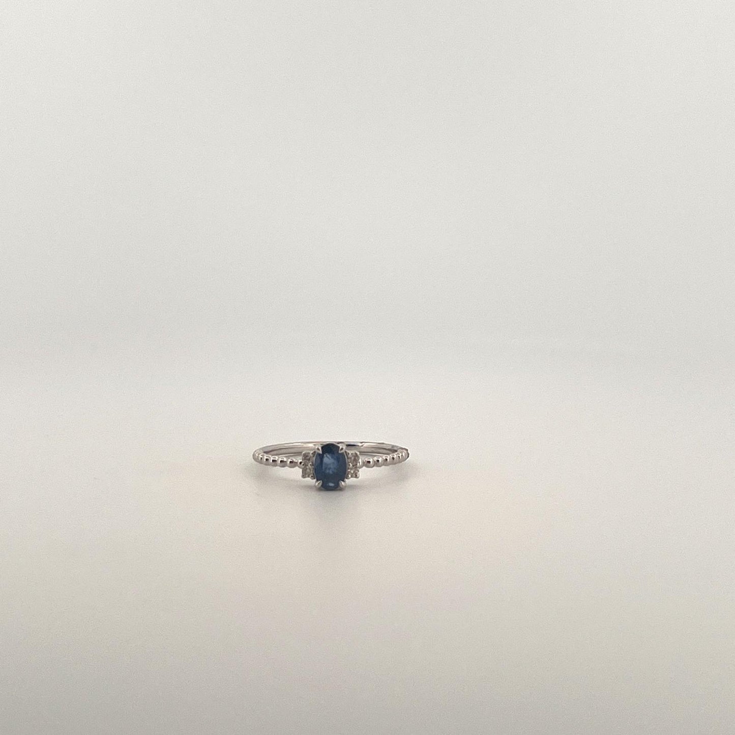 14K Gold Ring with Center Gem Stone and 4 Diamonds